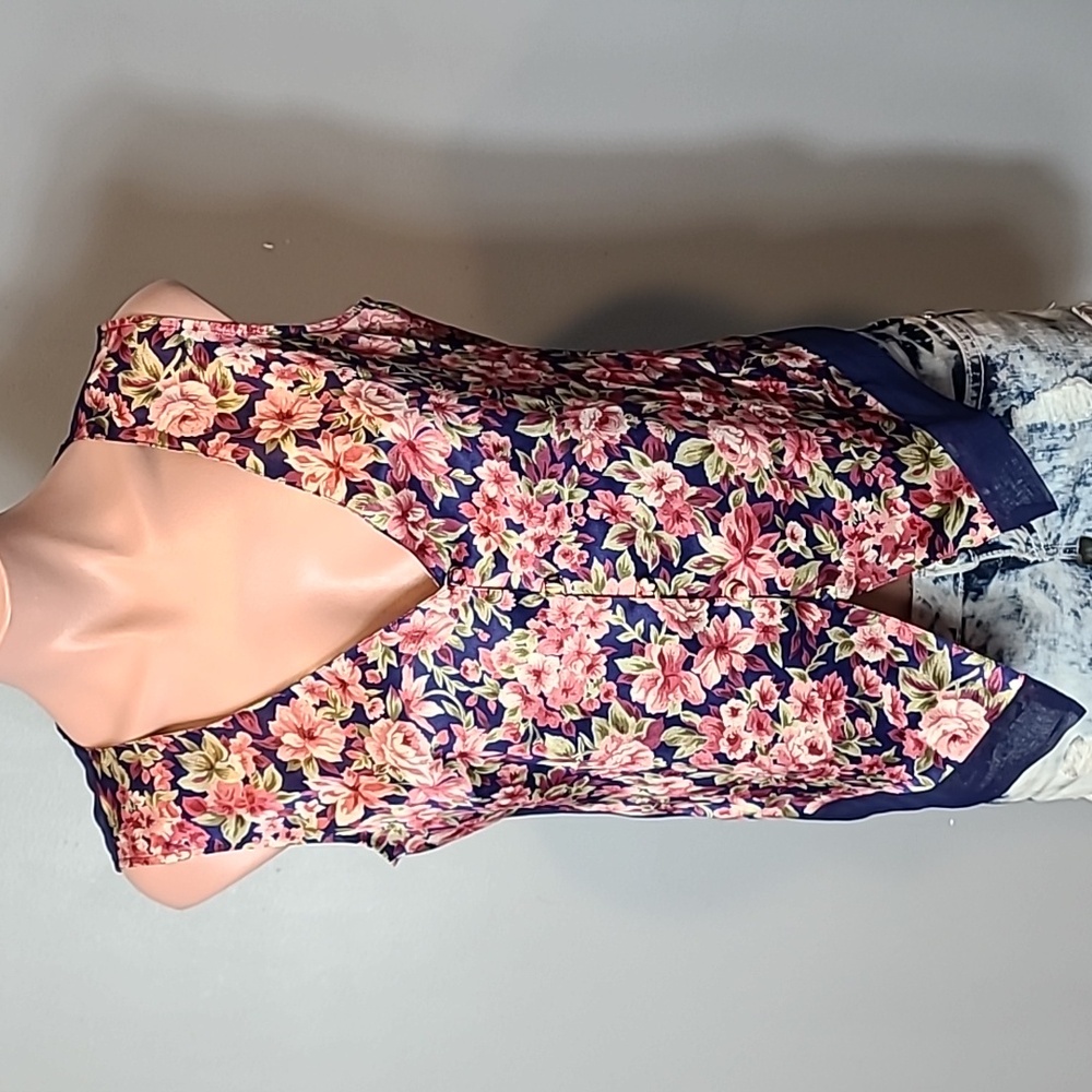 Vintage Floral Satin Vest Size Medium Honors 90s Silky Cottage Girl‎ Sheer Back